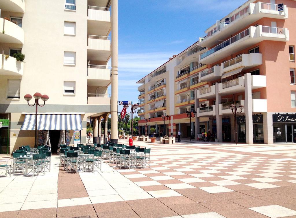 Residence Odalys Les Pins Bleus Juan-les-Pins Exteriör bild